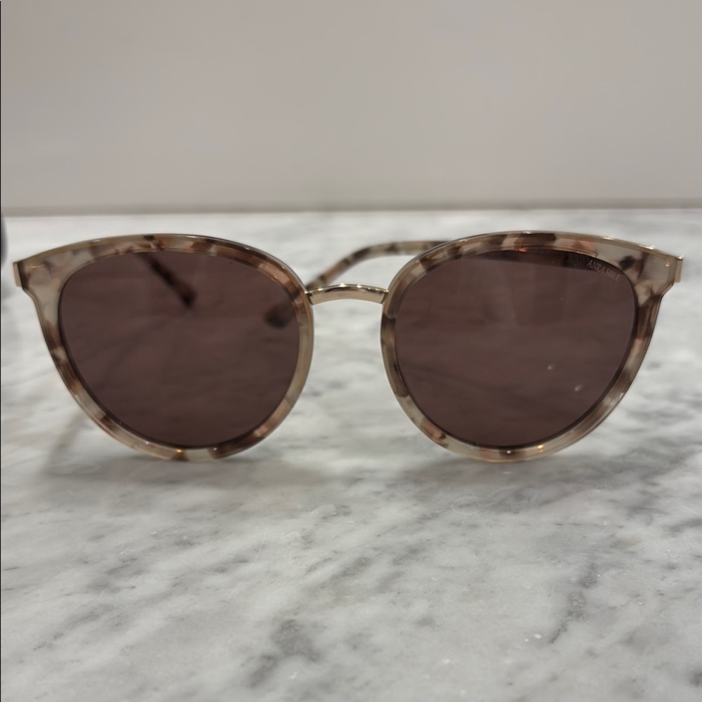 Stylish Tortoiseshell Sunglasses